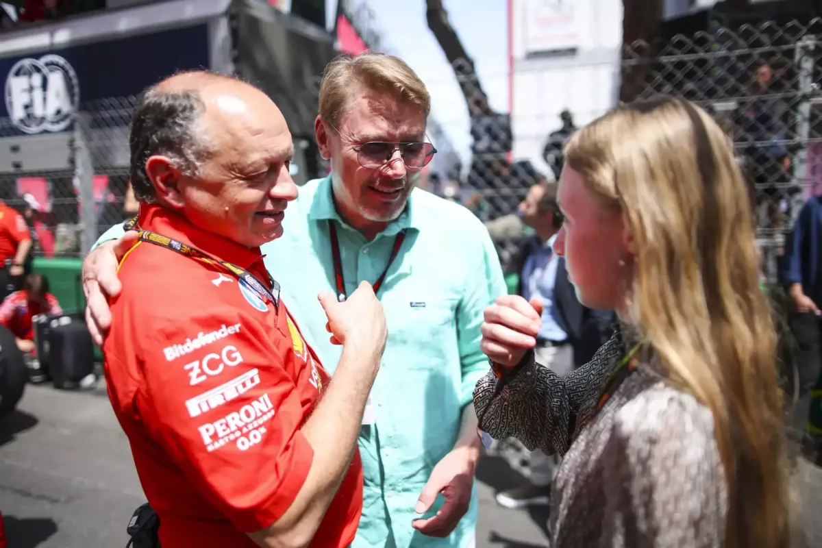 Az F1 sztárjának lánya: az iskolát és az életet is száguldva hódítja