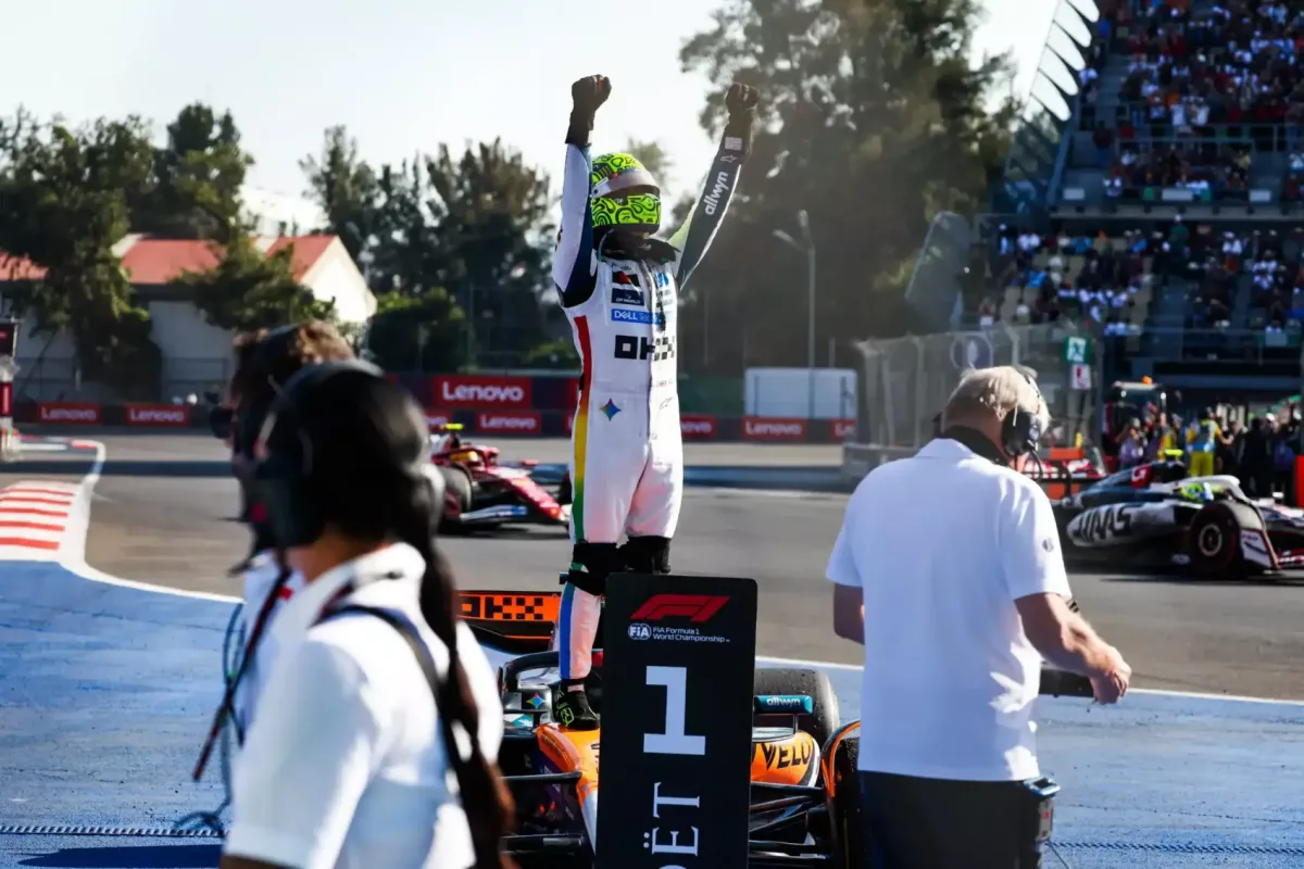 Norris diadalának köszönhetően átveszi az összetett vezetést Mexikóban, Verstappen ismét csak úgy alulmaradt