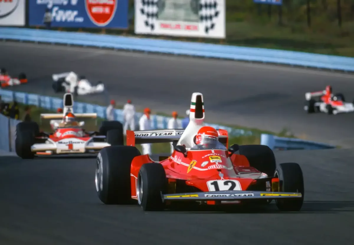 A Ferrari kontroversziális győzelme és a Williams kockázatos manővere a Formula-1-ben