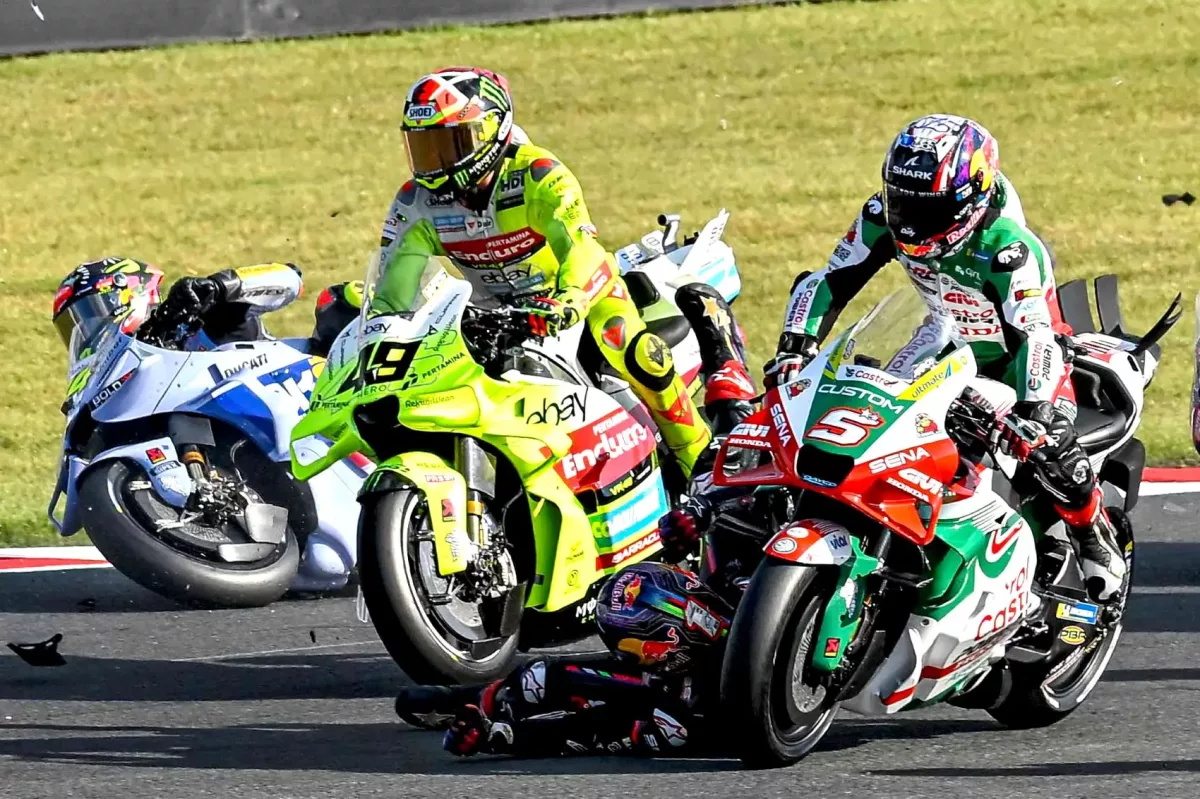 Zarco kritizálja Martín hajmeresztő manőverét: „Őrültséget csinált, majdnem átment rajta