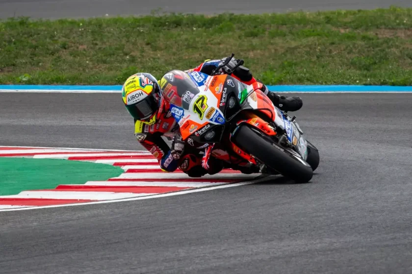 Váratlan fordulat: új pilóta érkezik a Motocorsához