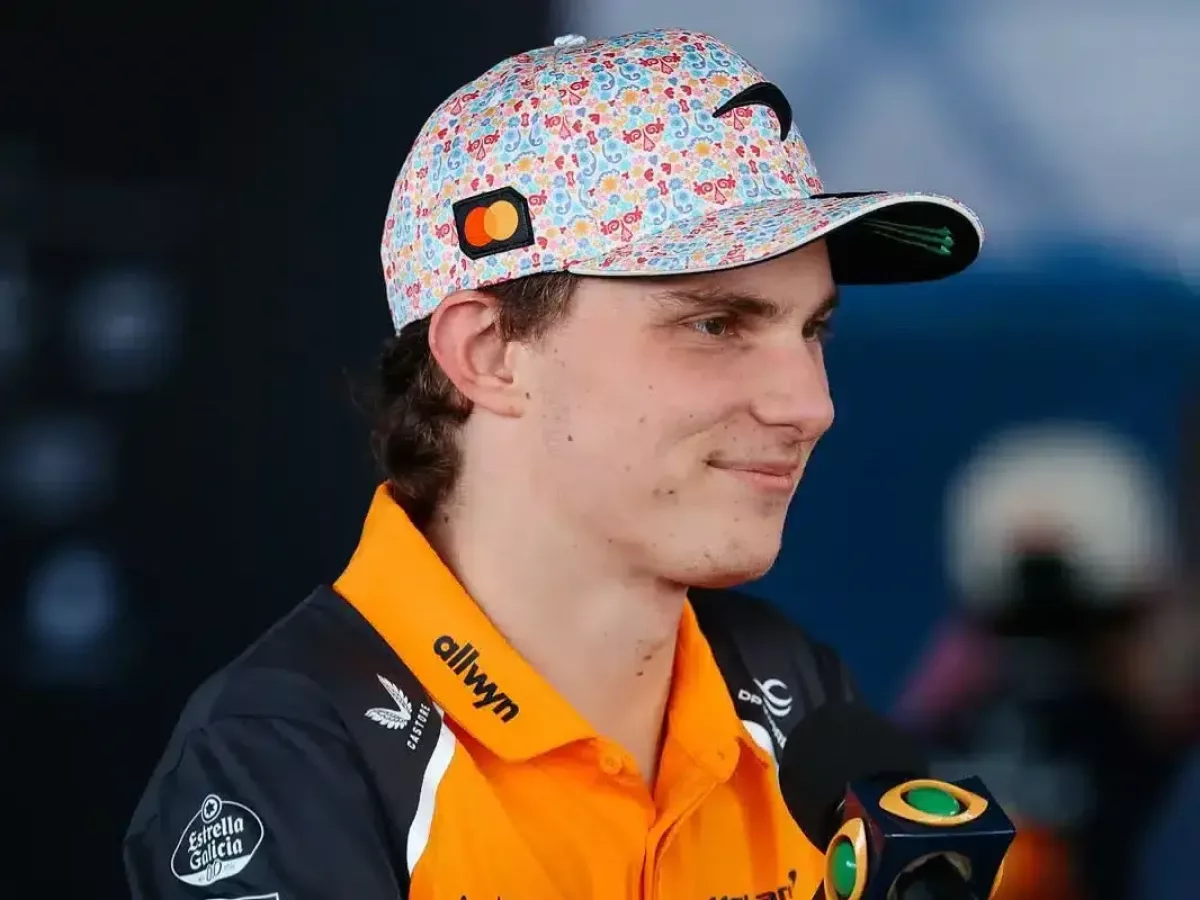 Piastri beismeri a McLaren főnök állítását, lebuknak az összeesküvés-elméletek