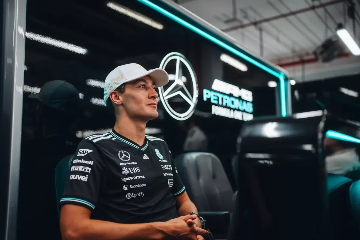 A Mercedes titkosítása: Mi rejlik a pilóta bejelentések mögött?