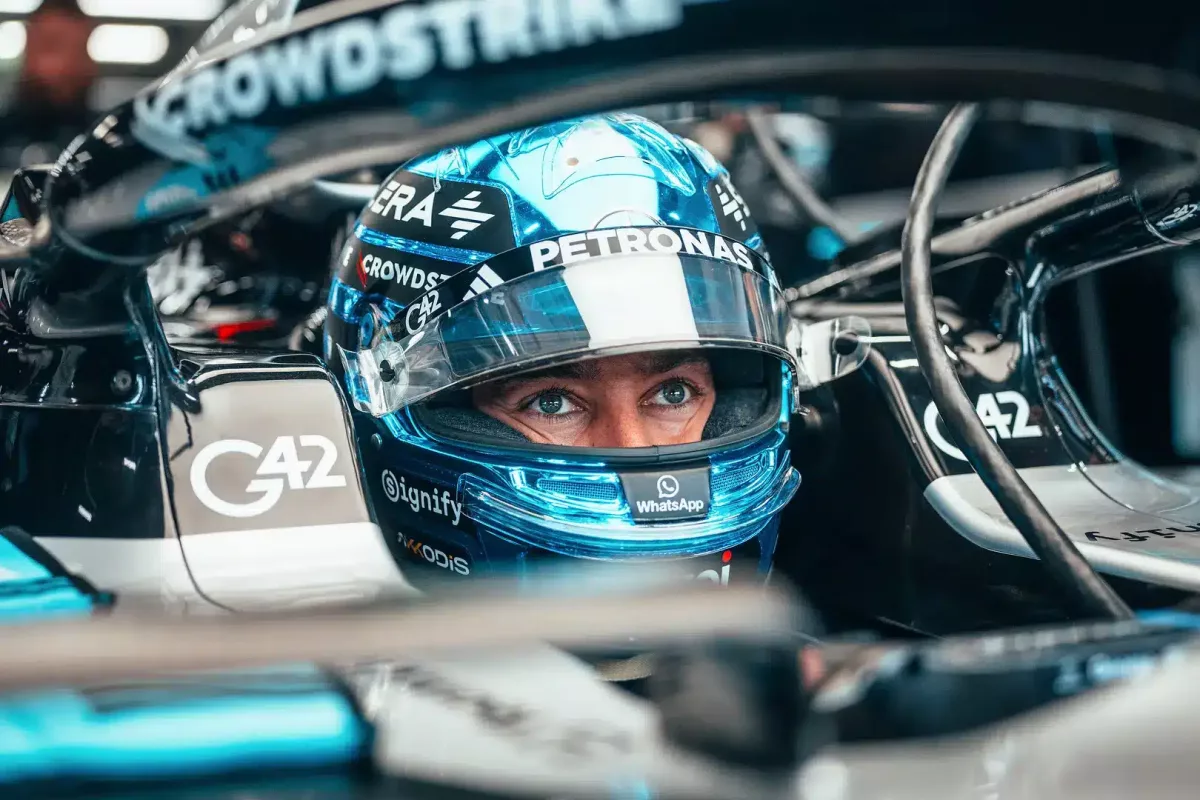 Mercedes megszerezte a pole-t Szingapúrban, Verstappen a két McLaren mögött végzett