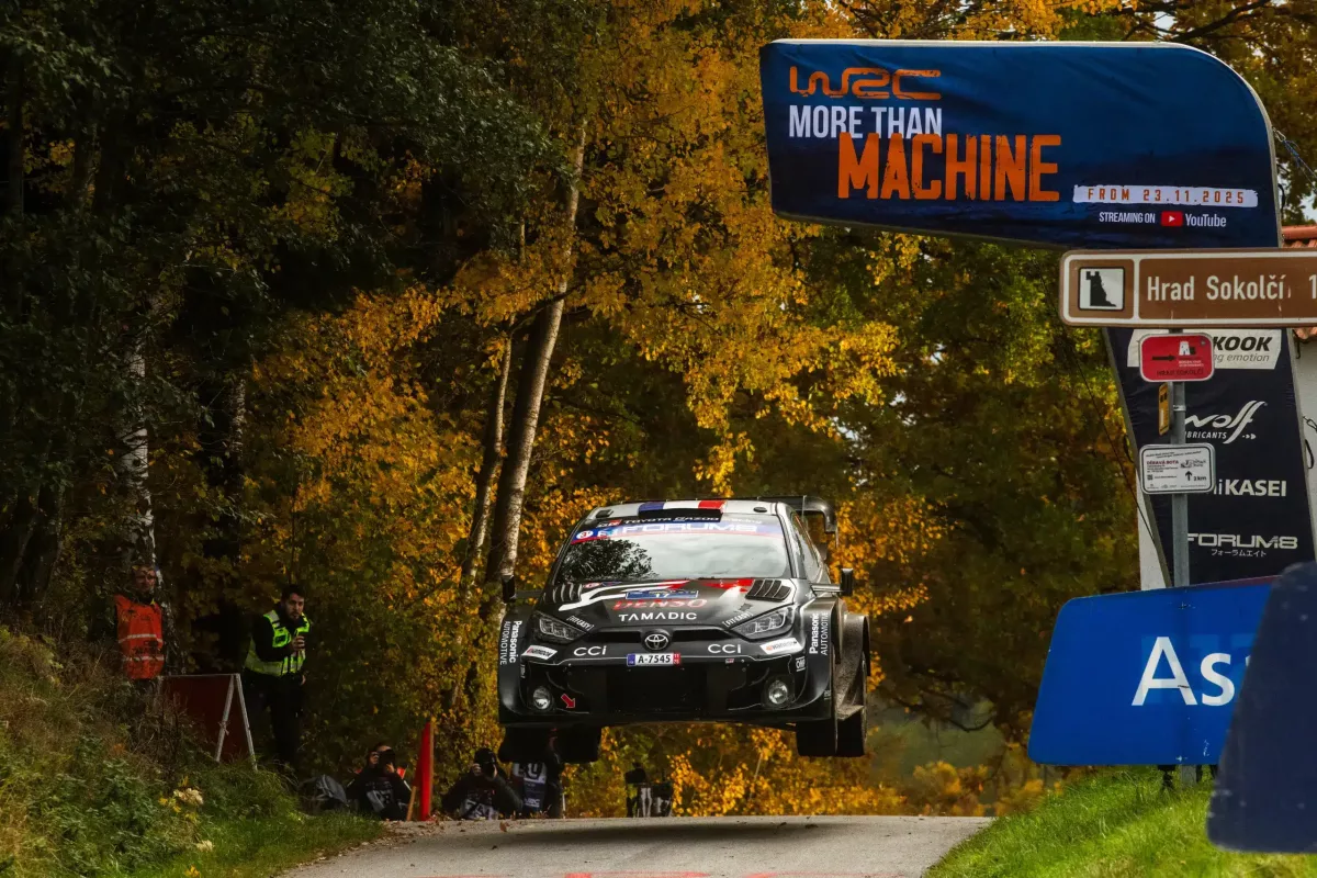 Rovanpera magabiztos vezetésben, Ogier balesetet szenvedett a Közép-Európa Rallyn