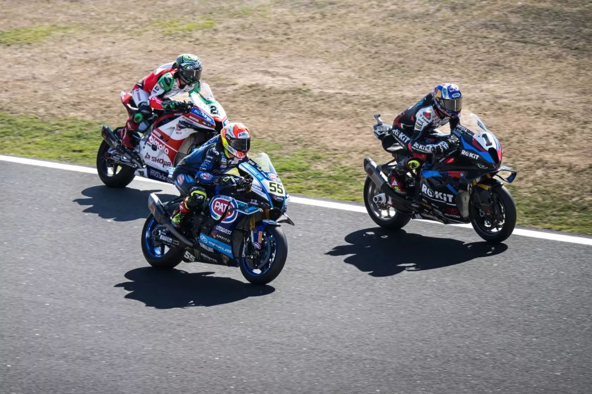 Locatelli agressziója keltette nevetés: Razgatlıoğlu szerint csak az ő hibáján múlott, hogy elkerülte a kavicságyat