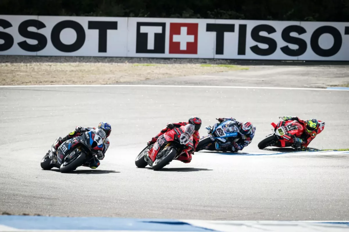 Razgatlıoğlu vakmerő manővere Ducati ellen: Összecsapás, majd heves visszahallgatások