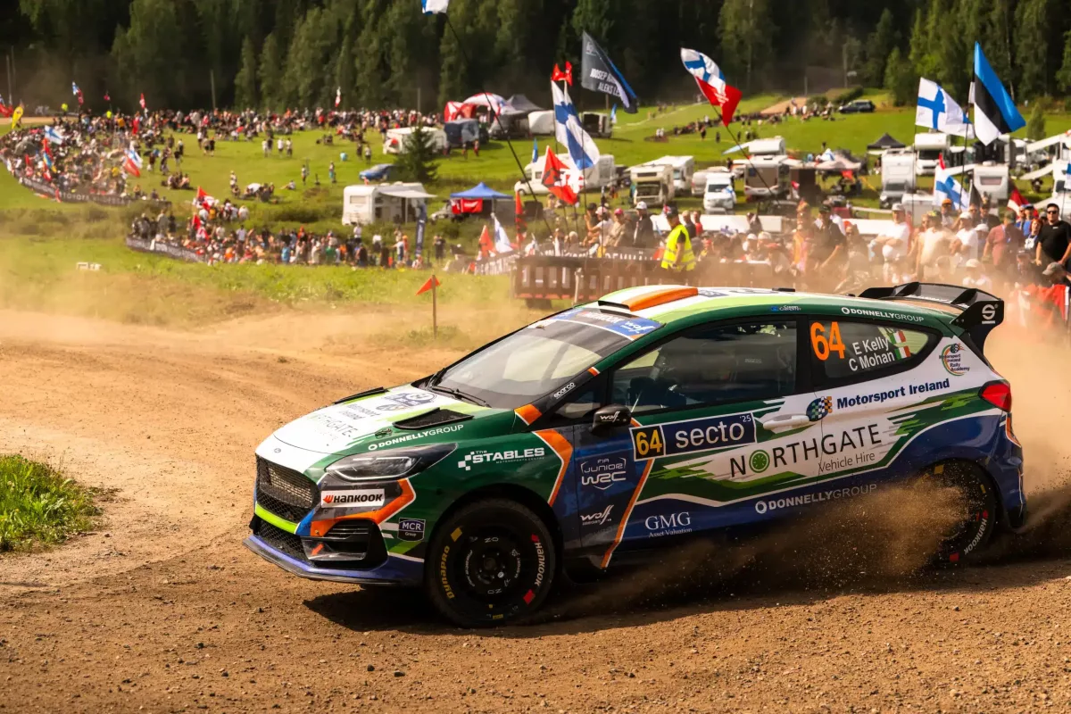 Rallyn történt súlyos baleset: a navigátort helikopterrel kórházba szállították