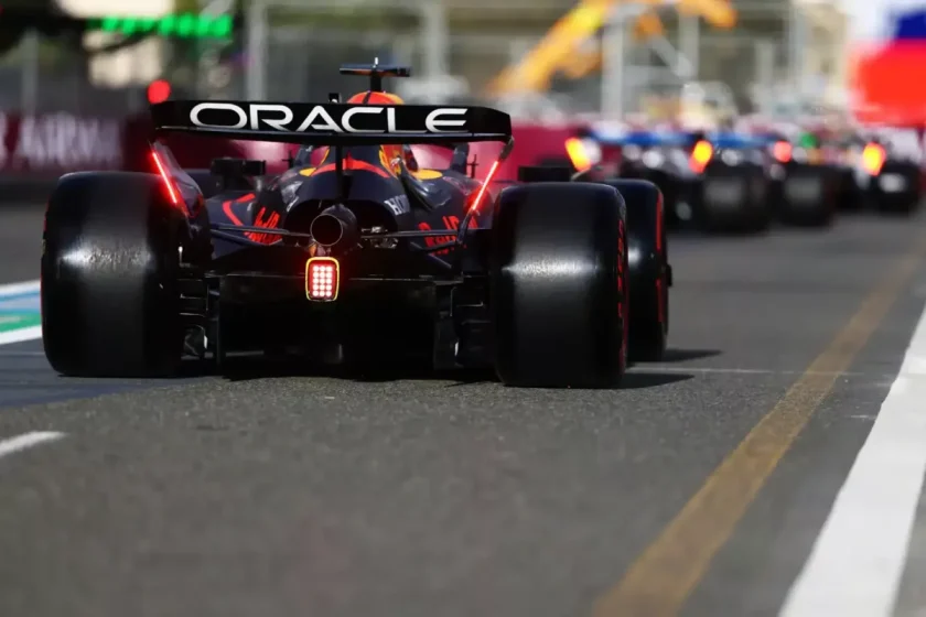 Az F1-es csapatok ádáz küzdelme a távoli csatatéren: ármány és csalás a legnagyobb versenyeken