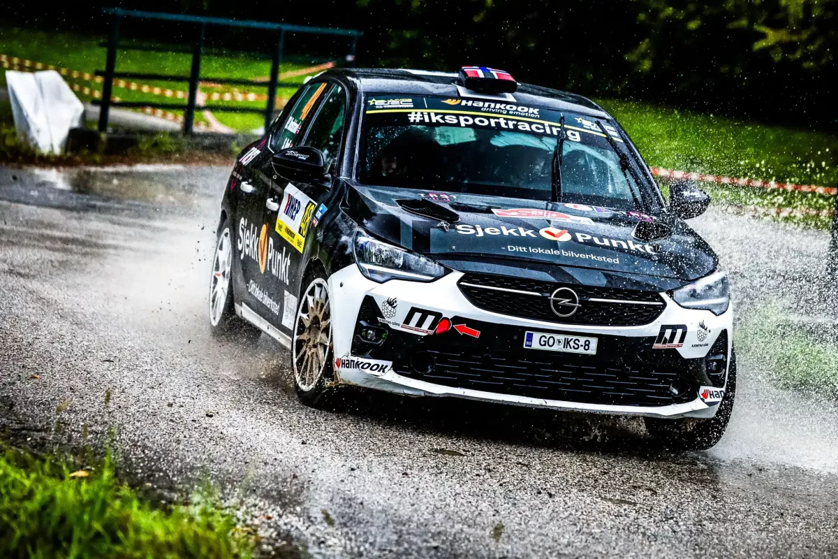 A fiatal norvég tehetség szupersztárrá vált a Junior ERC mezőnyében