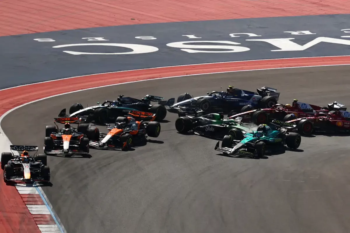 Az Összecsapás a Sprinten: Lenullázta Magát a Két McLaren