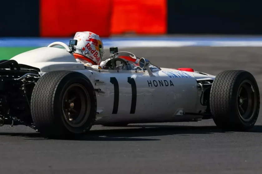 Japán felhők szárnyán: Tsunoda show Mexikóban az F1-es pályán