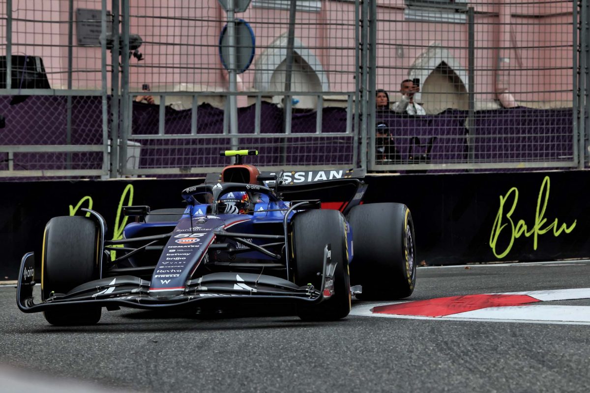 Sainz tervet készít a sprintfutamok leküzdésére a vasárnapi meglepetések érdekében