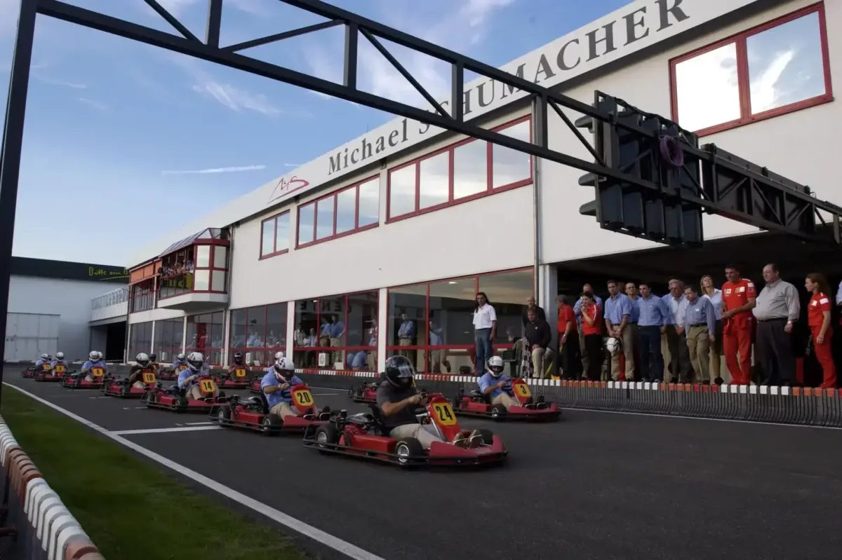 Legendák Ütközete: Schumacher vs Hamilton a Csomóponton (Videó)