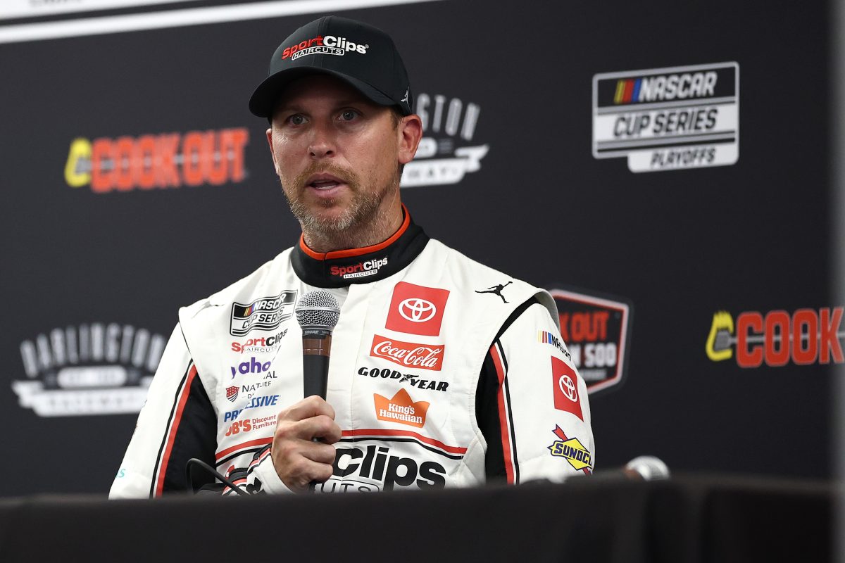 Az autógazda Denny Hamlin a fentiekben említett szlogen szerint küldetésen van.