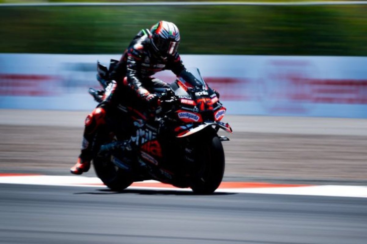 Az áttörés pillanata: Bezzecchi rekordidővel a pole-ban, a gyári Ducati versenyzők pedig hátrébb vannak