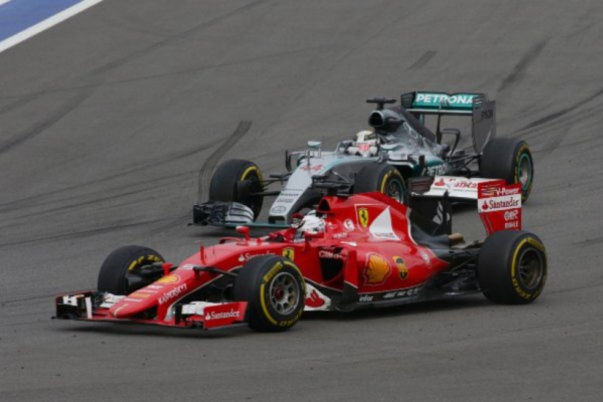 Lewis Hamilton bízik a Ferrari feltámadásában az F1-ben