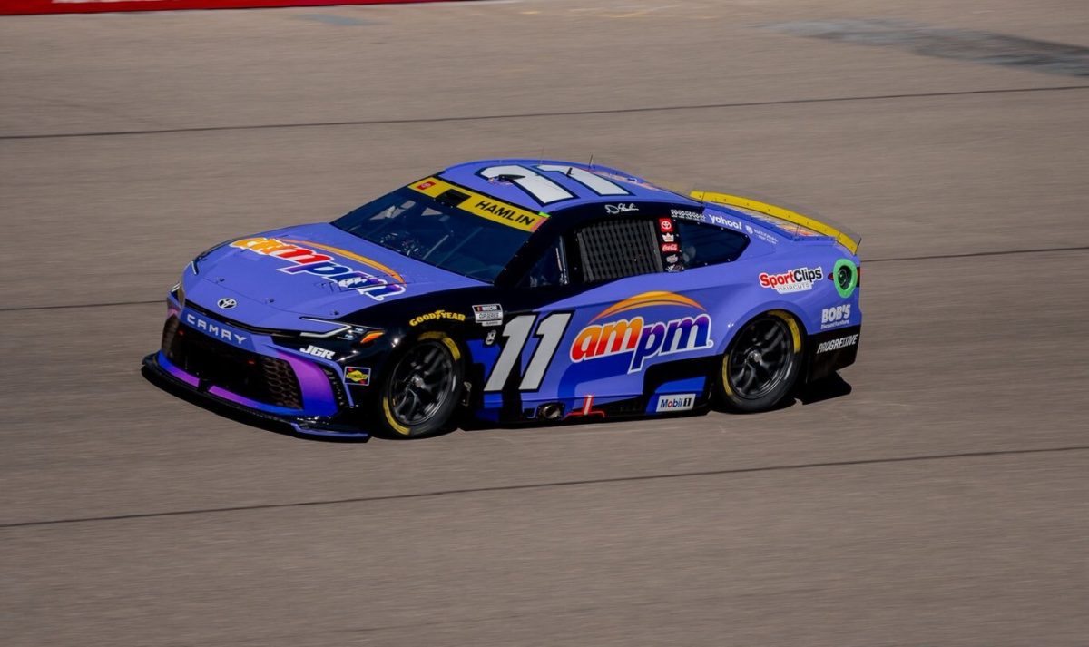 Denny Hamlin lenyűgöző teljesítménye a Las Vegas-i pole-ban