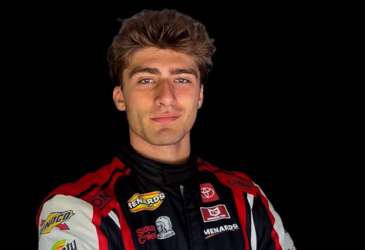 A sebesség és divat találkozása: NASCAR-pilótát szerződtetett a világ egyik legnagyobb modellügynöksége