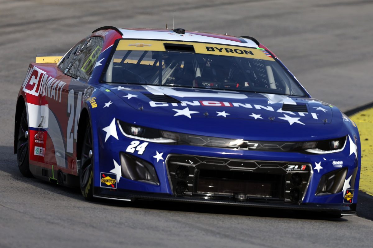 Hajsza a győzelemért: Byron a pole-ból indul a martinsville-i futamon