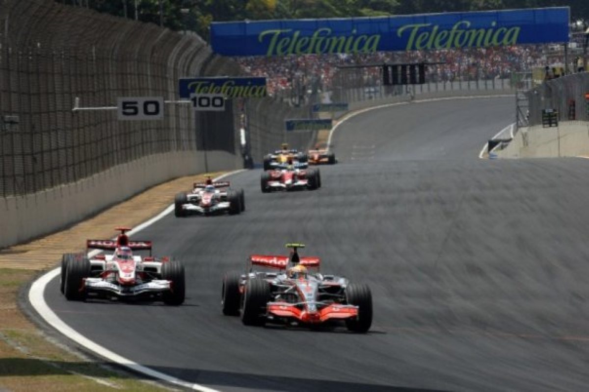 Megkérdőjelezhető hírek: Hamilton váltóhibája nem valóságos volt a Forma-1-ben