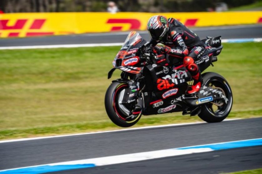 Bezzecchi zseniális teljesítménye: dupla győzelem az Aprilia színeiben