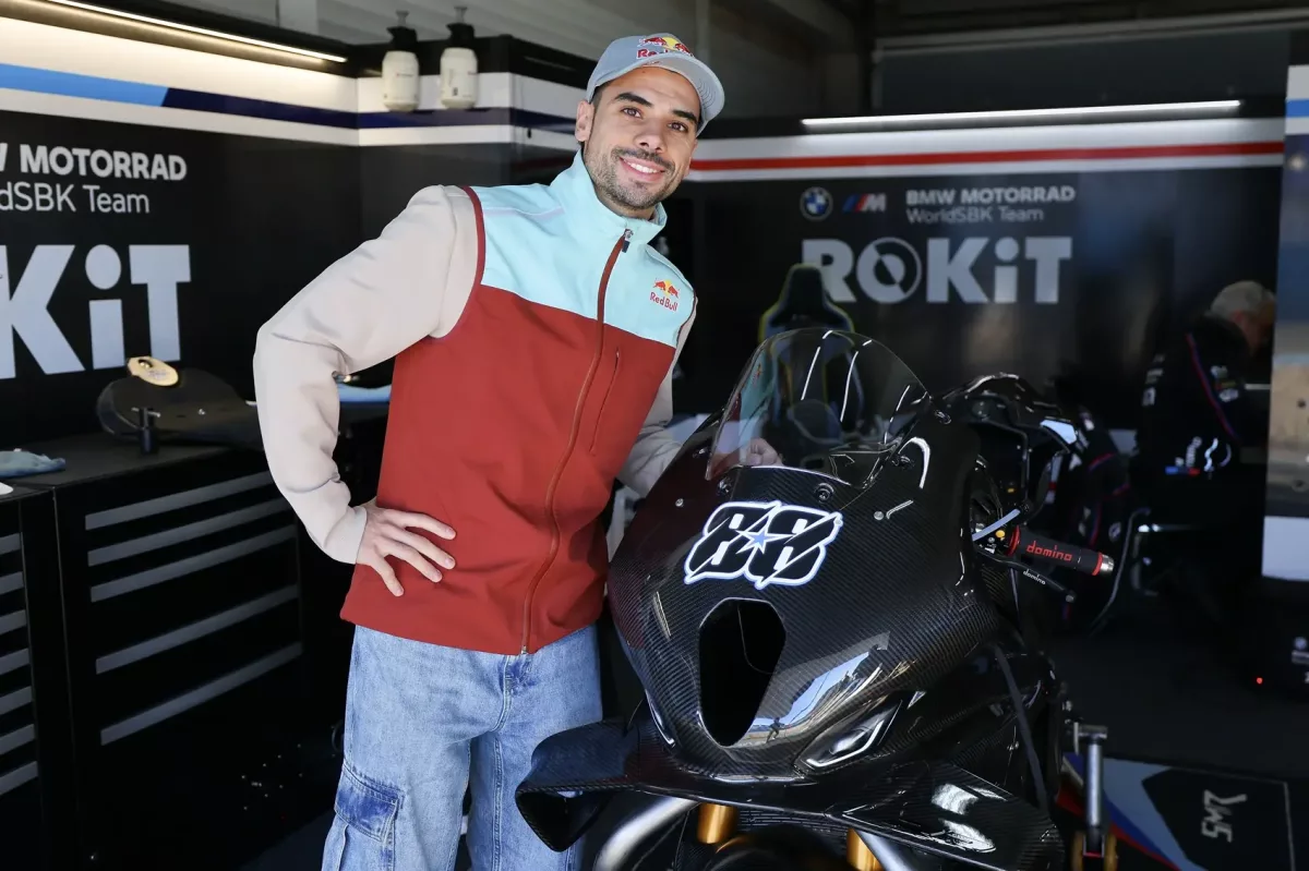 Az alábbi cím hatásos lehet: „Oliveira bemutatkozása a BMW-vel; Alex Lowes a Superbike-vb jerezi tesztjén tarolt