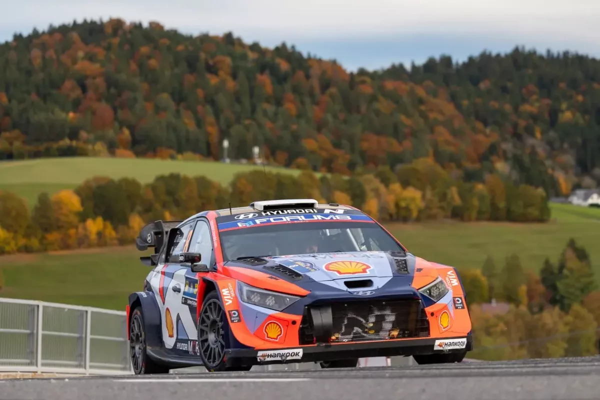 A Hyundai segítséget nyújt Tanaknak Japánban