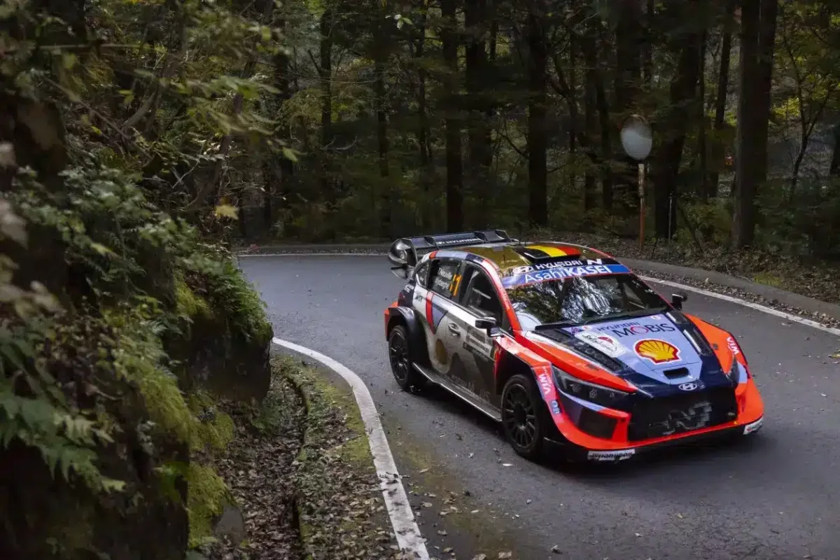 A Hyundai nyilatkozata: Neuville japán problémái a Közép-Európa Rallyn történt baleset is okozhatta