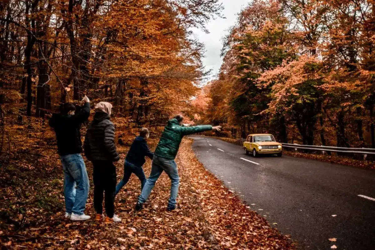 Az összetartás ereje: Barátok és sporttársak segítik az Árpádtetőn balesetet szenvedő párost