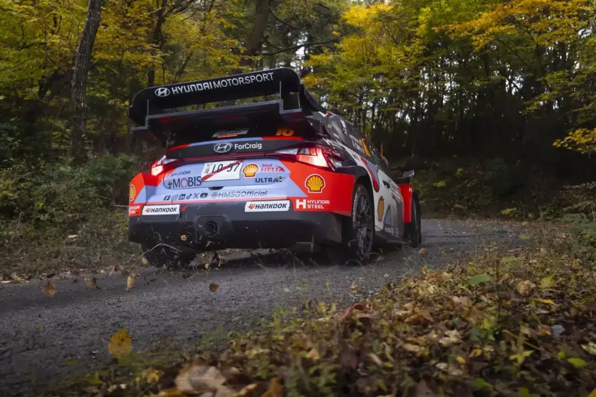 Fourmaux bámulatos teljesítménnyel fejezte be a Japán Rallyt, a kiesés dacára