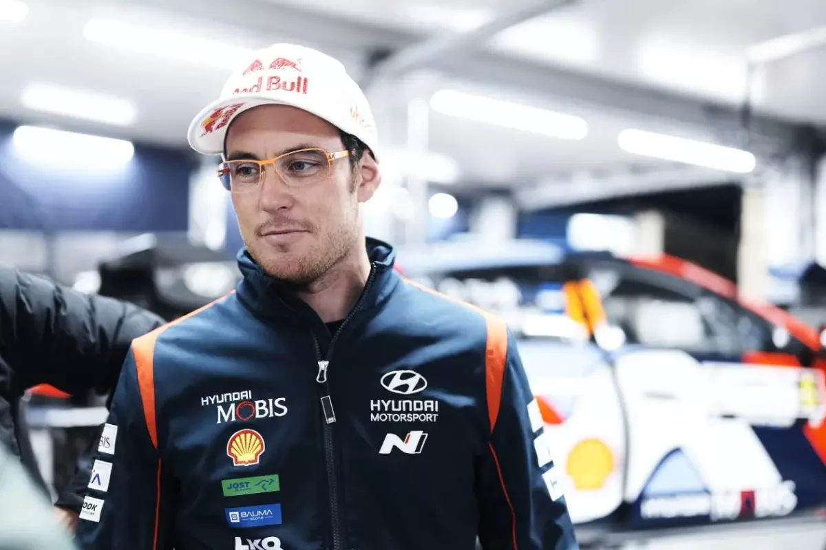 Neuville legendák alkotta klubba léphet, de valószínűleg nagyon nem szeretne