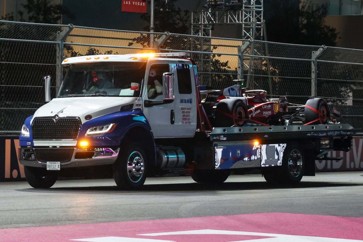 Büntetés nélkül megúszta Charles Leclerc a vegasi vizsgálatot