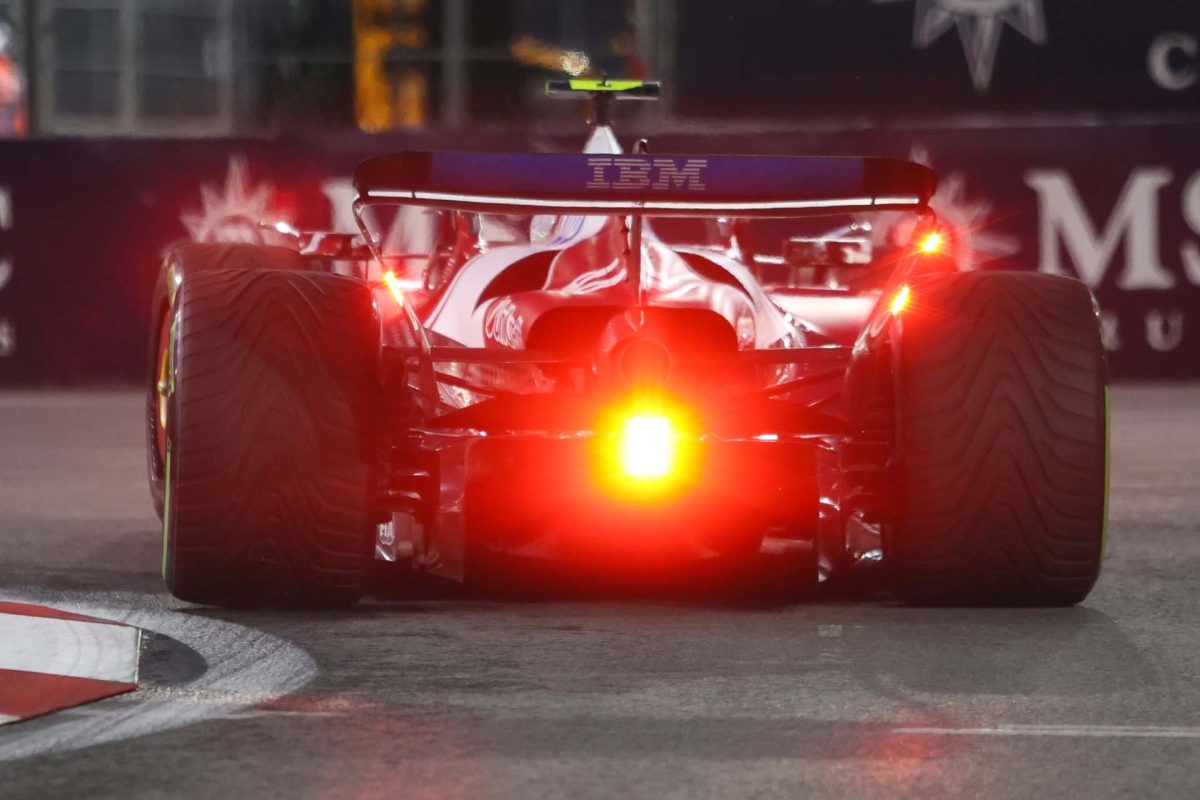 Sokkhullámok Vegasban: Hamilton csúfos vereséget szenvedett az időmérőn!