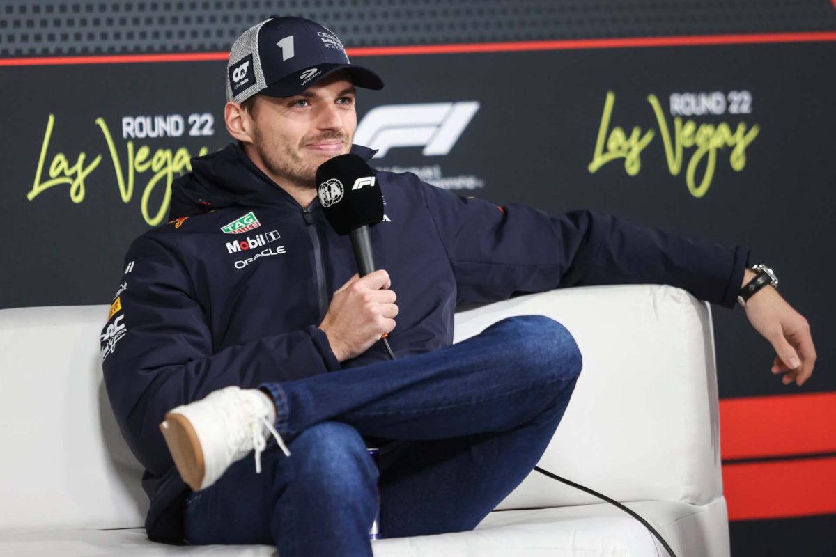 Akkor a cím lehet: „Verstappen: „Sok szerencse kellene… nem gondolok a bajnoki címre”” – Verstappen visszafogott a bajnoki címmel kapcsolatban.