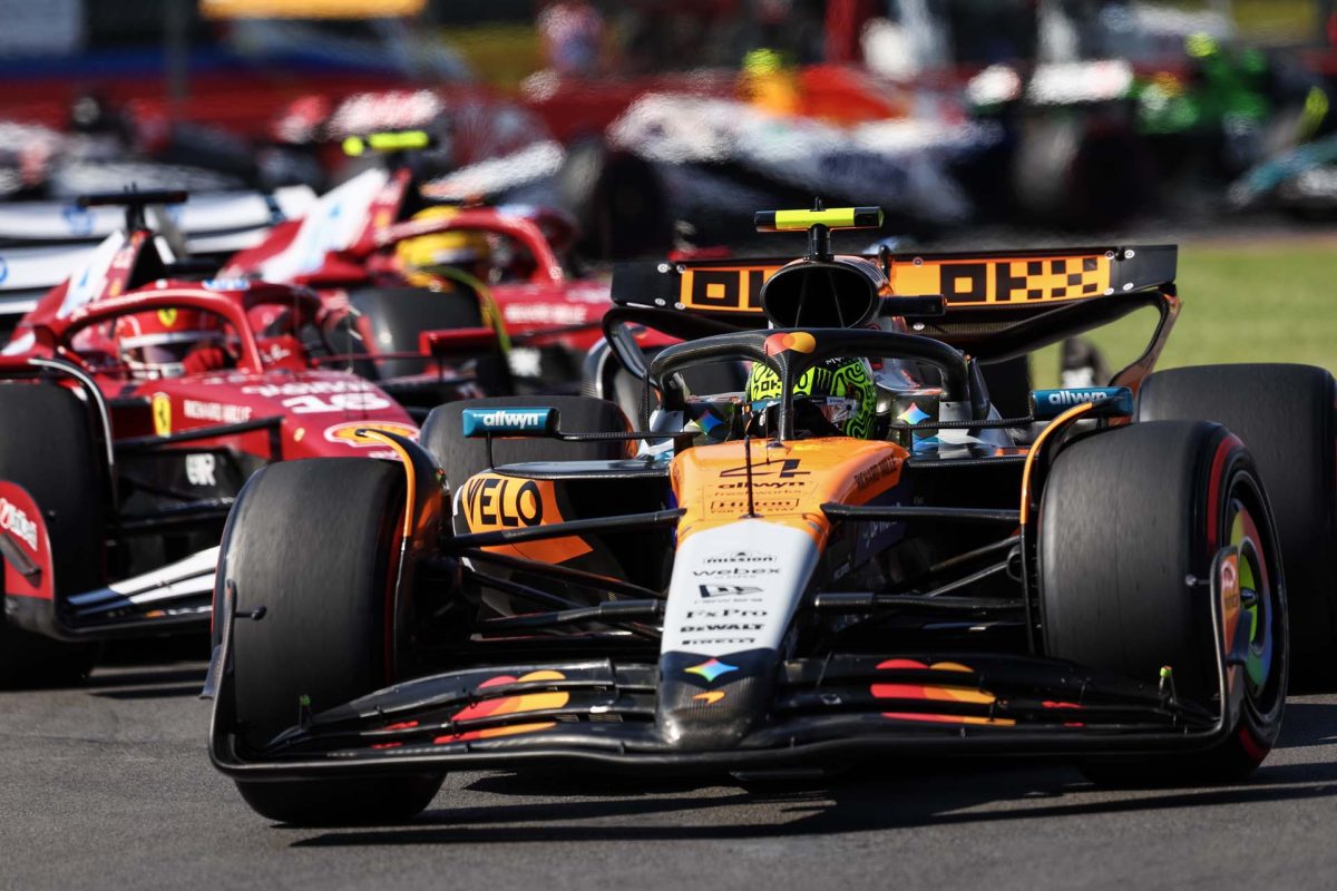 A motorbüntetések árnyai és Norris veszélye a világbajnoki hajrában