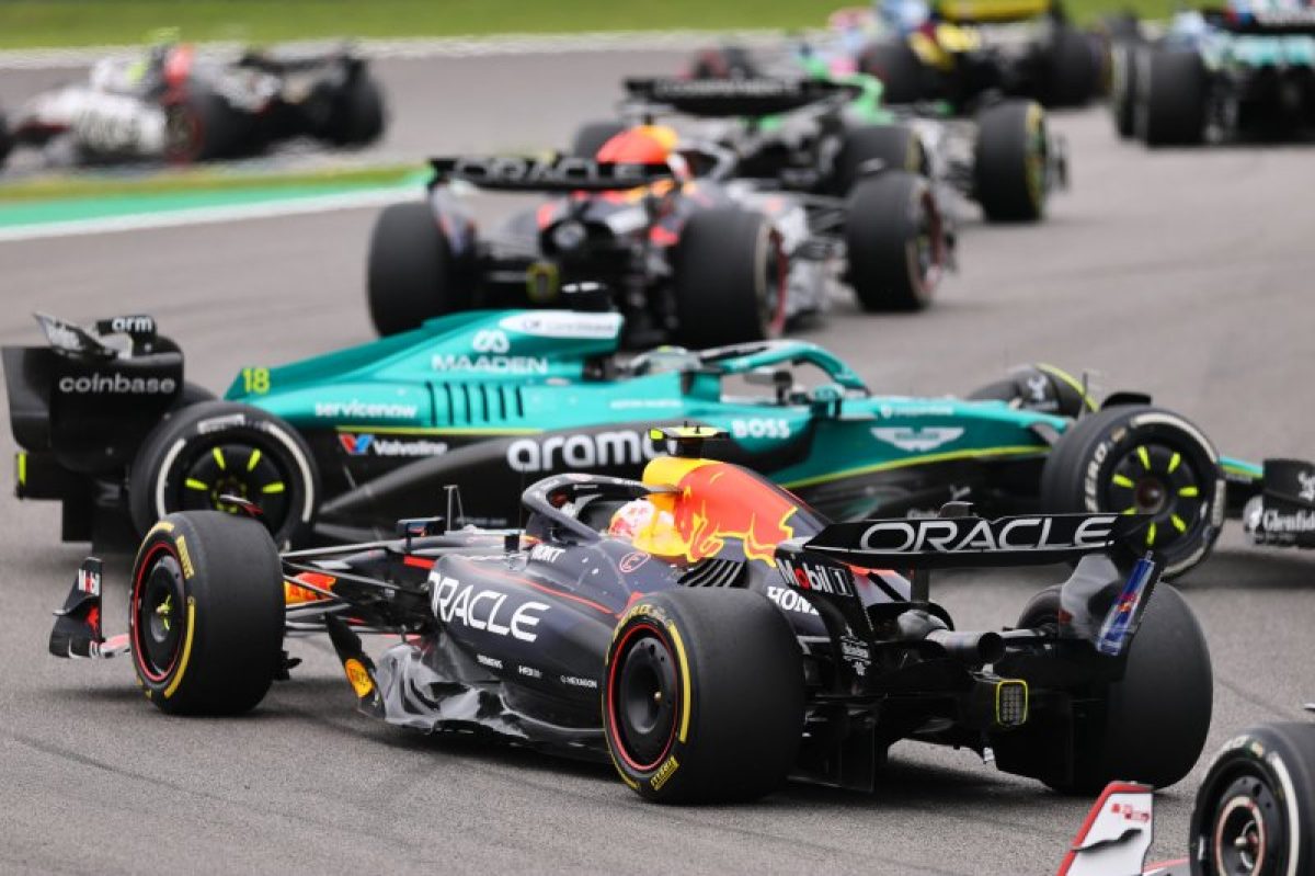 Az elsöprő pillanat, amikor Tsunoda figyelmetlenül meglökte Strollt