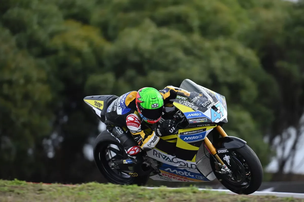 Zaccone diadalának köszönhetően Varga Tibor esélyei fogytán a MotoE-világbajnoki címért folytatott harcban