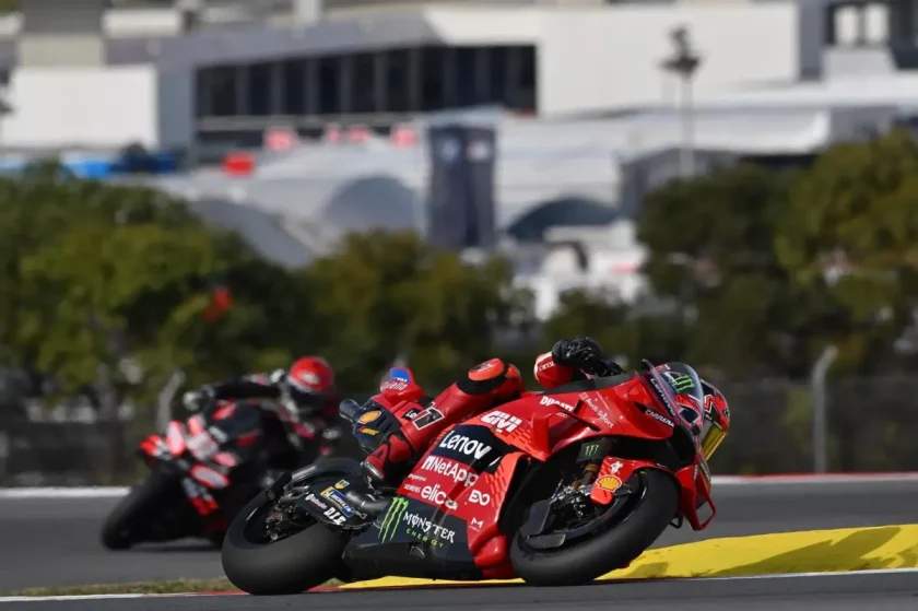 Bulega hatalmas hajrával próbálkozott, de hibája végül megakadályozta az előzést a portimãói verseny zárófordulójában