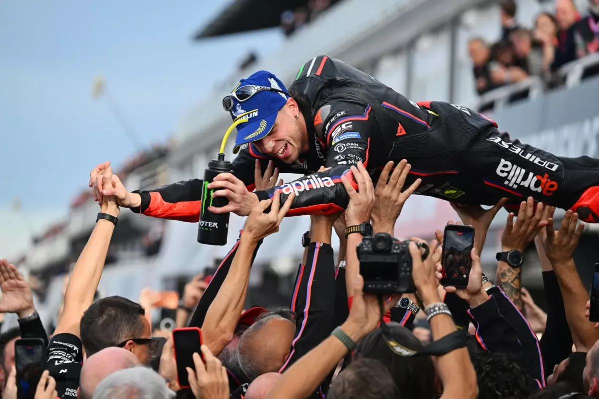 Bezzecchi érdemei elérte előjogok a hosszabbításban – Aprilia vezére