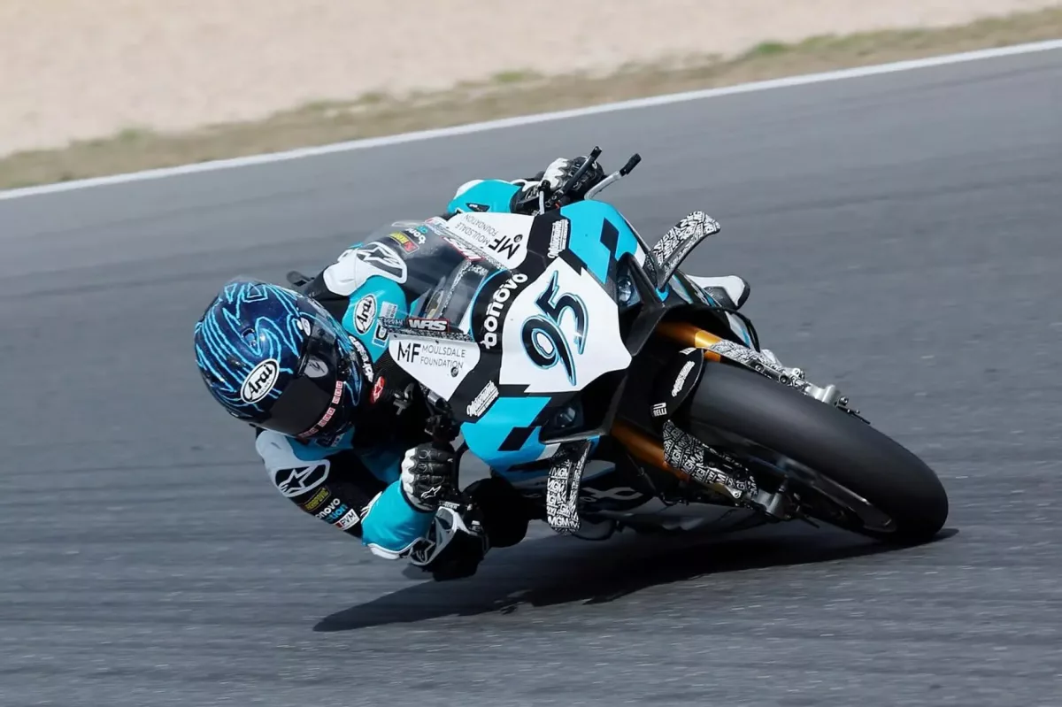 Ducati: A Superbike-világbajnokságon folytatja a csapat a „helyettes” pilótával