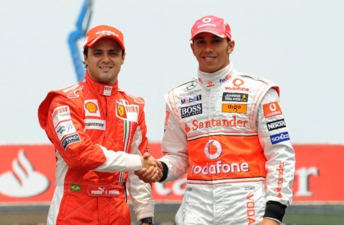 „Biztos meggyőződése, hogy ezt kell tennie” – Hamilton reagált a Massa-ügyre