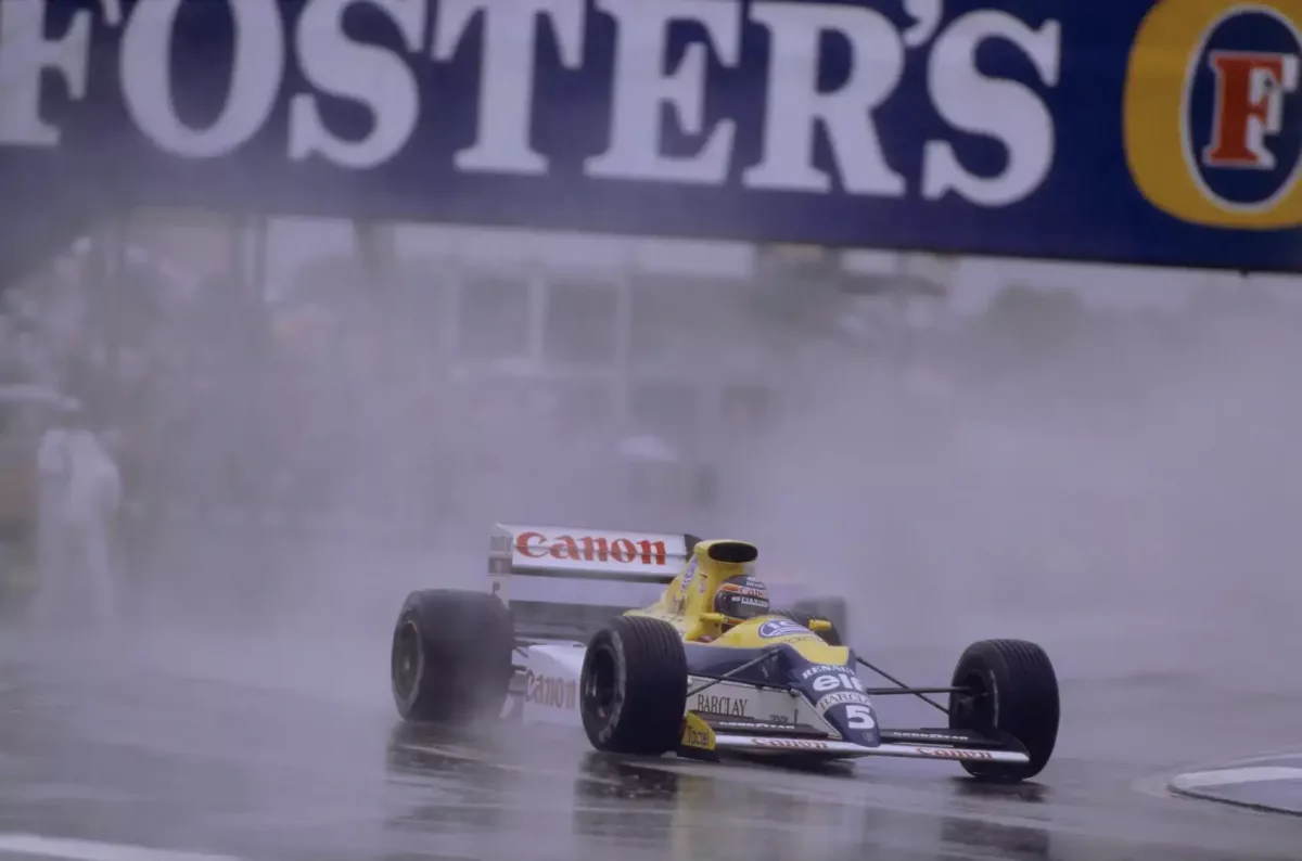 Az egyik pilóta villamosszékbe küldte volna azt, aki haláltáncot járatott az esőben egy teljes F1-es mezőnnyel