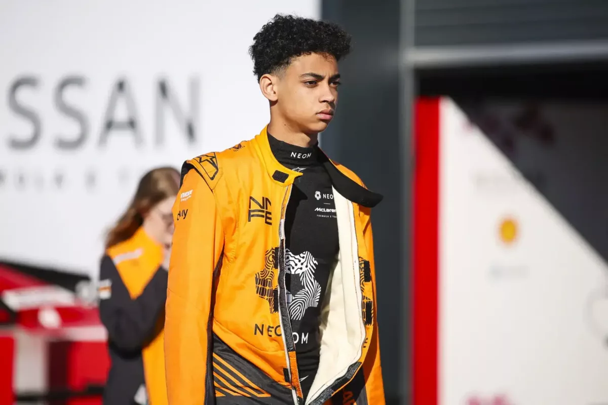 A McLaren három versenyzőtől is búcsút intett