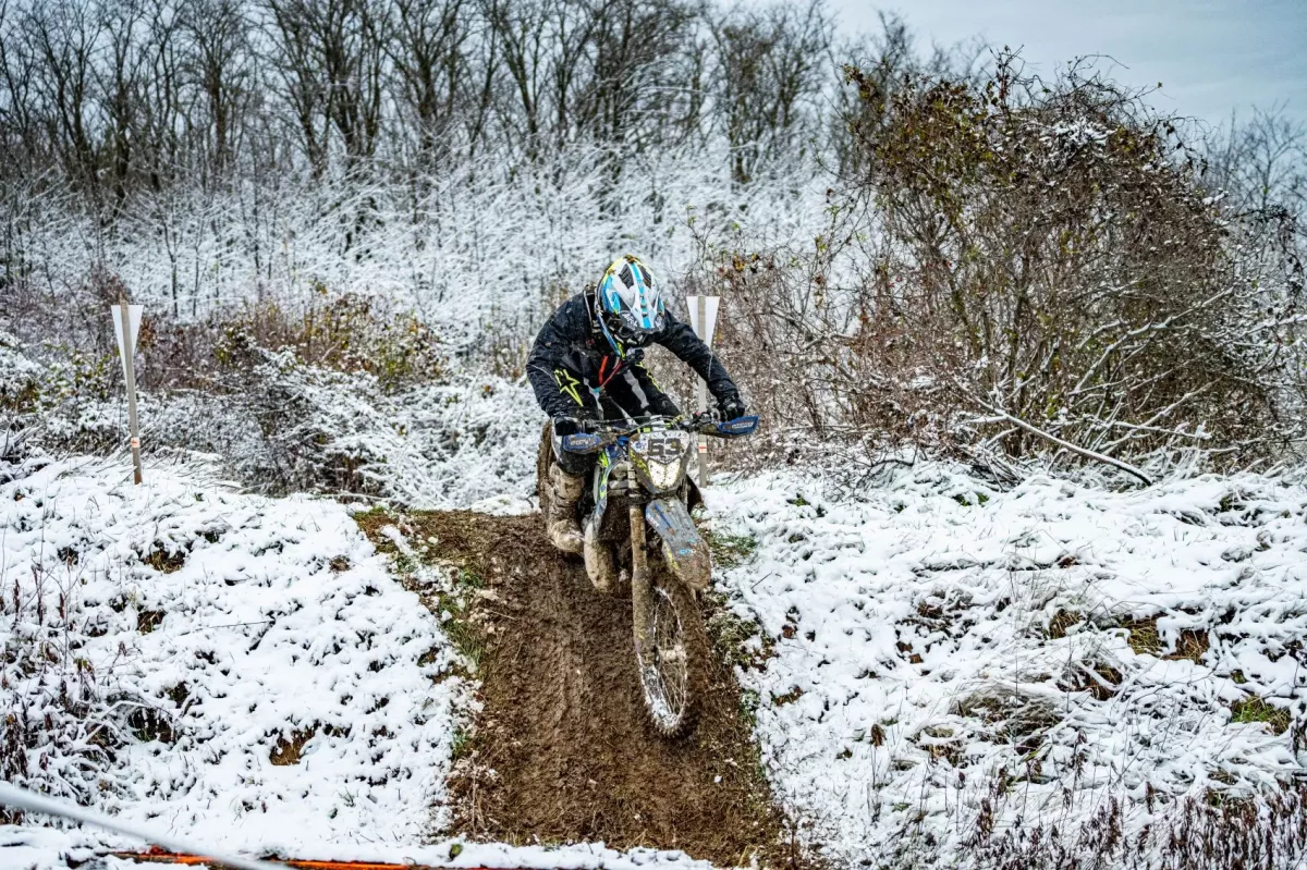 Holló Bencéé diadalmas visszatérése és Mario Hirschmügl magyar endurokrosszbajnoki címe
