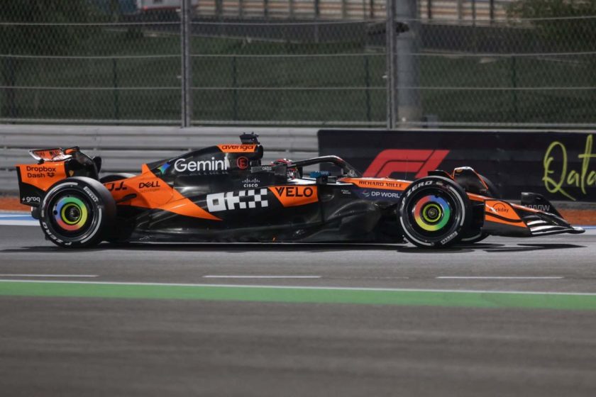 Dominikális Piastri első sorból indulhat a katari sprintidőmérőn, Hamilton korai kiesése meghatározó