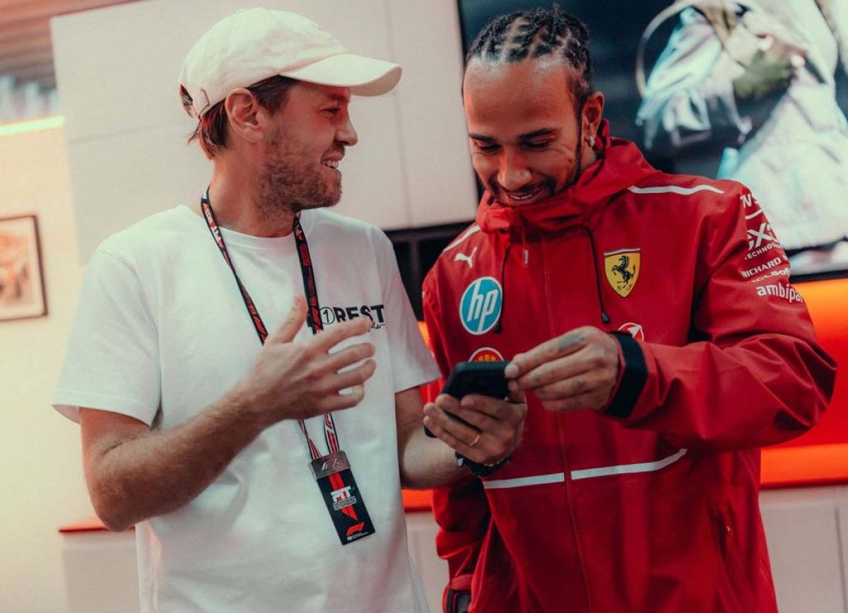 Az F1 világbajnoka figyelmezteti Hamilton-t: tanuljon a Vettel hibáiból a Ferrarinál