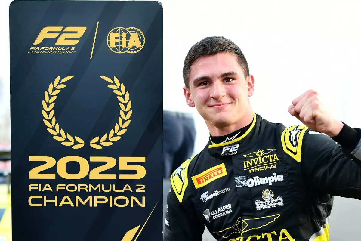 Vakvágányon a Forma-2 új bajnok karrierje: Egy fordulóval a vége előtt már ünnepelhet?