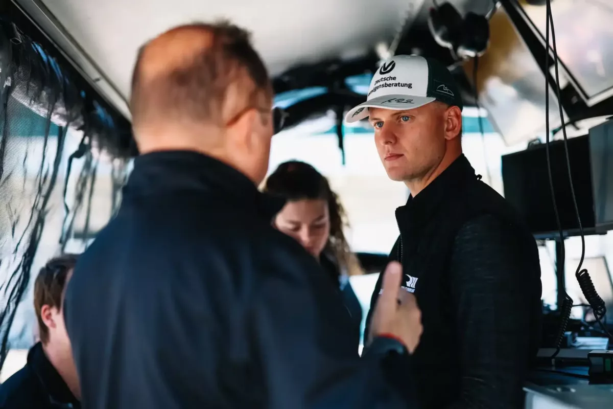 Egykori F1 vezető támogatja Mick Schumacher nagy lépését