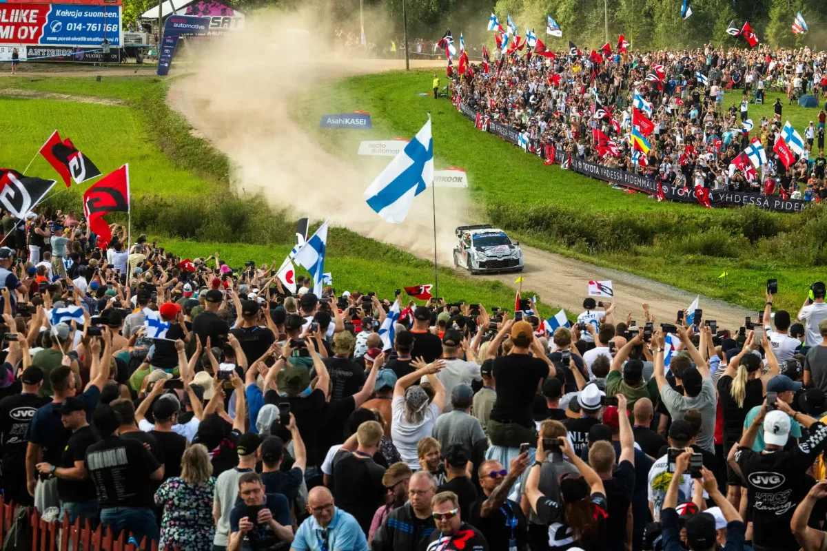 A világbajnok TV-kommentátor az autósport szövetség elnökeként